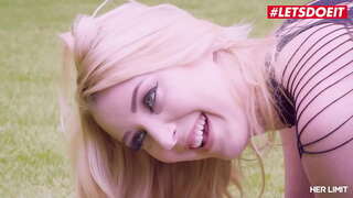 LETSDOEIT - Amaris &amp;amp; Caleb Roca - Fund Sexy Blondie Git Anal Adânc Lovită De O Pofta Tati