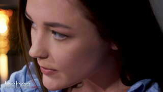 Lesbea Alya Stark facesitting e romantico di sesso con Czech babe in tacchi